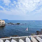 Aurora 20 A Boccadasse By Wonderful Italy